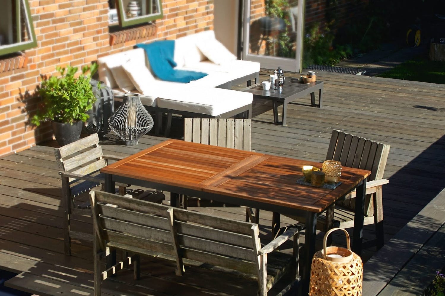 Ny træterrasse ovenpå de gamle fliser